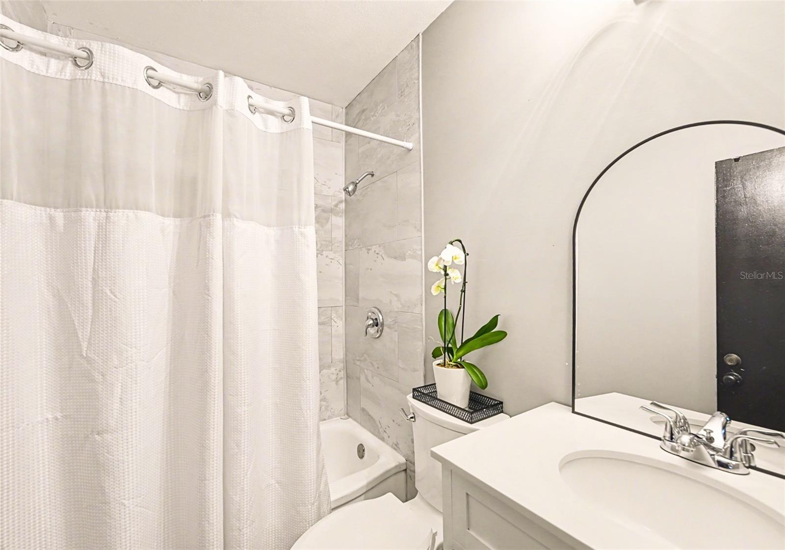 HIGHVIEW SUB BLK C, LOT 10 - Residential