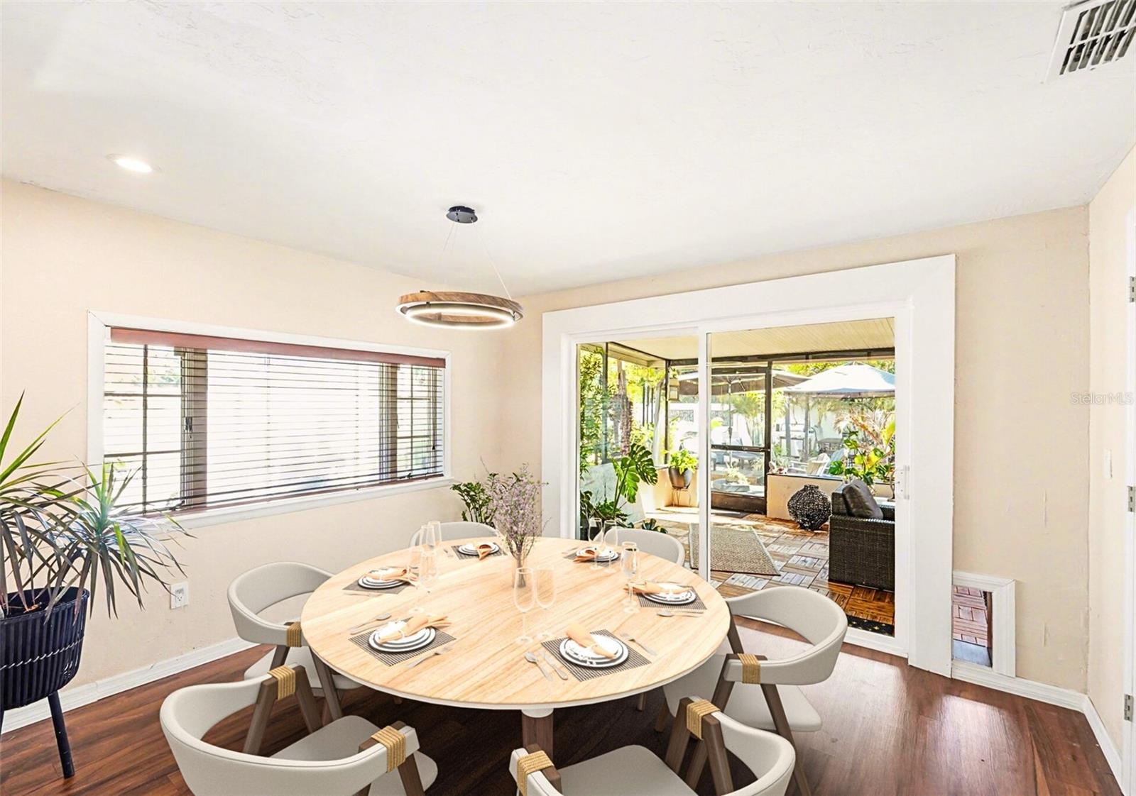 HIGHVIEW SUB BLK C, LOT 10 - Residential