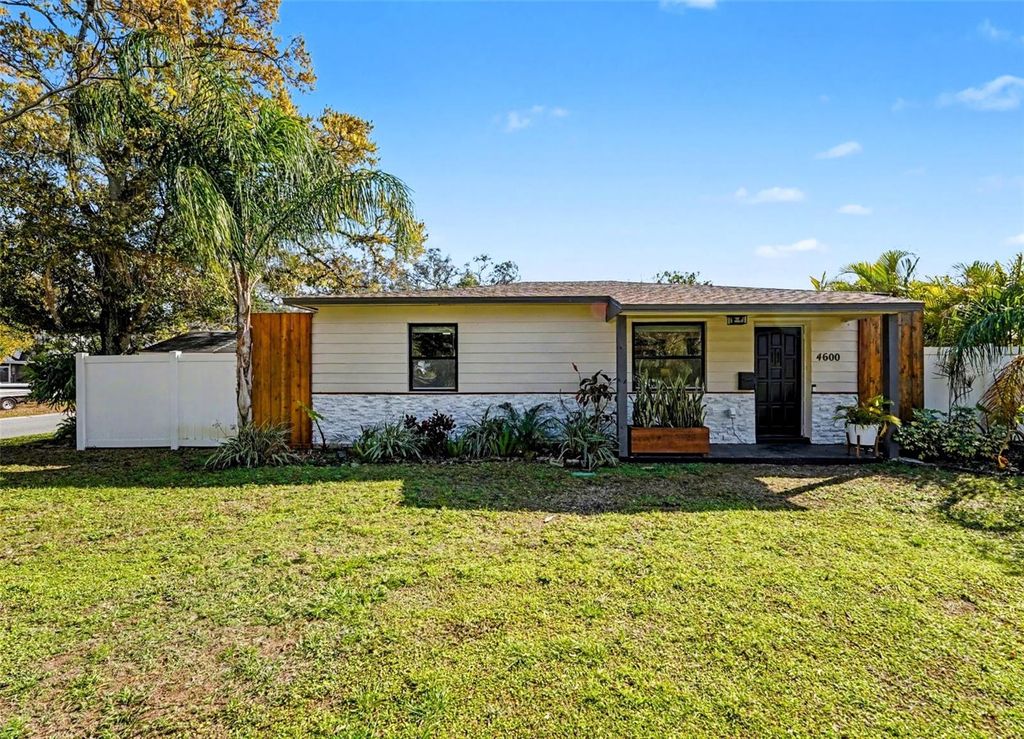 Photo of 4600 30th Avenue N, St Petersburg, FL 33713 (MLS # A4683183)