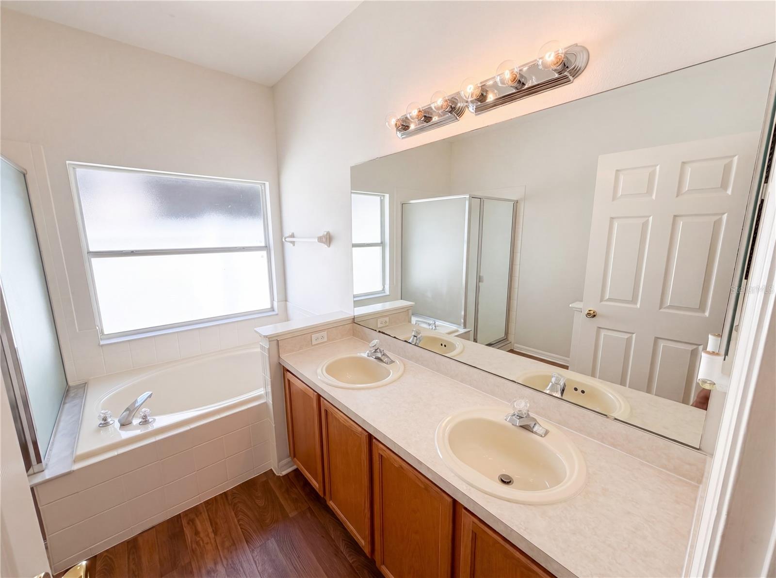 VISTA LAKES VILLAGE N-2 AMHURST - Residential