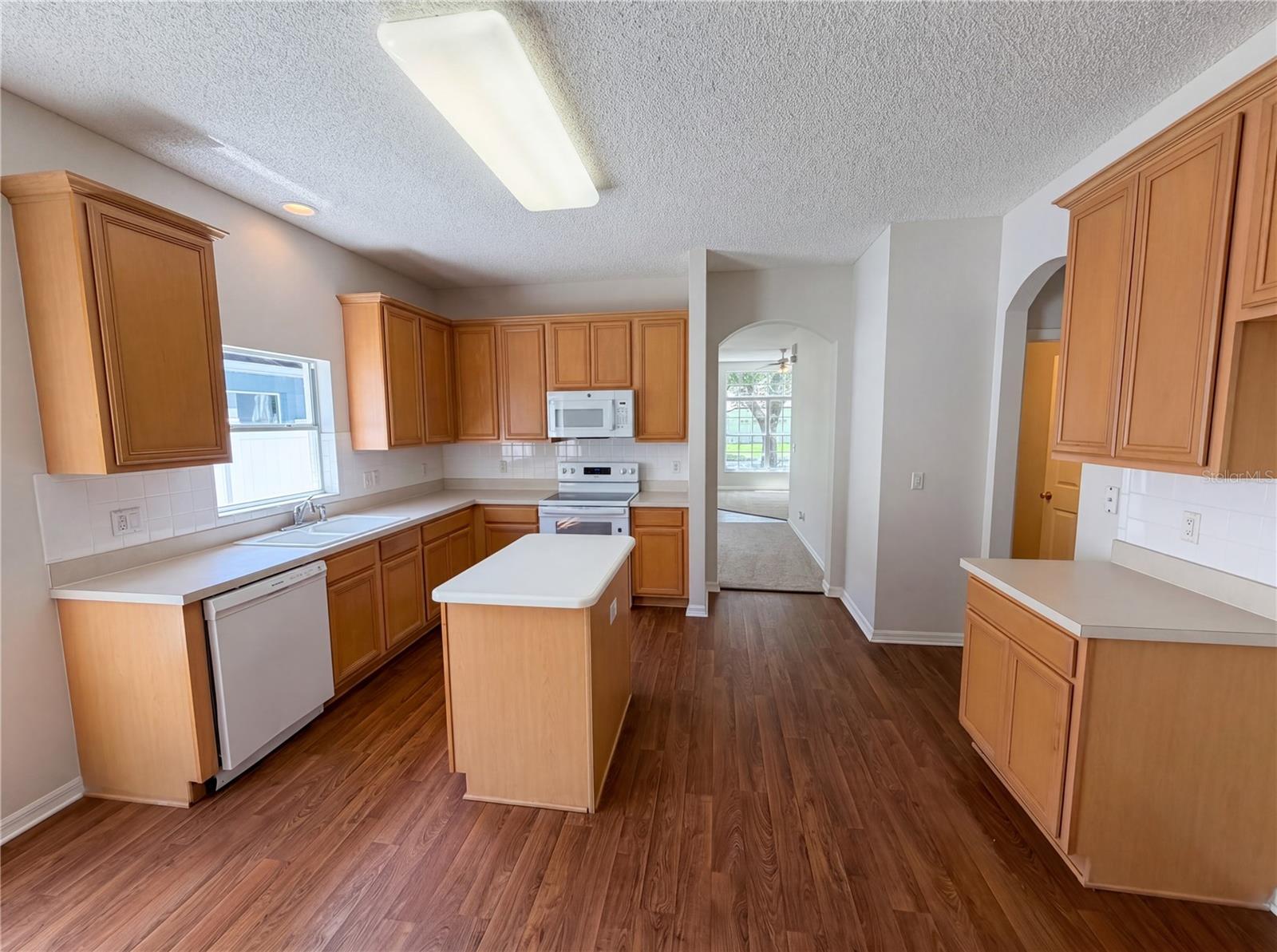VISTA LAKES VILLAGE N-2 AMHURST - Residential