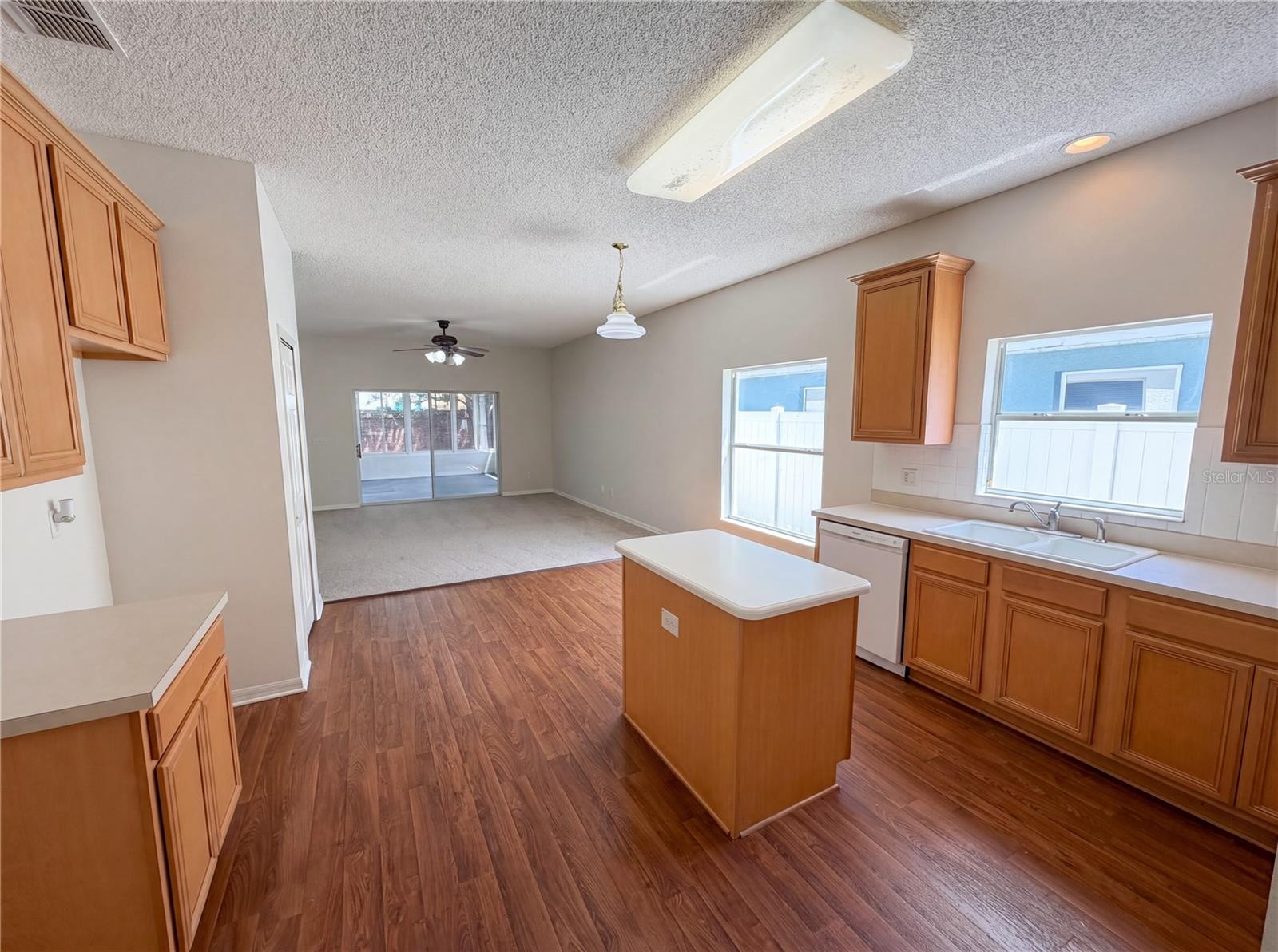 VISTA LAKES VILLAGE N-2 AMHURST - Residential