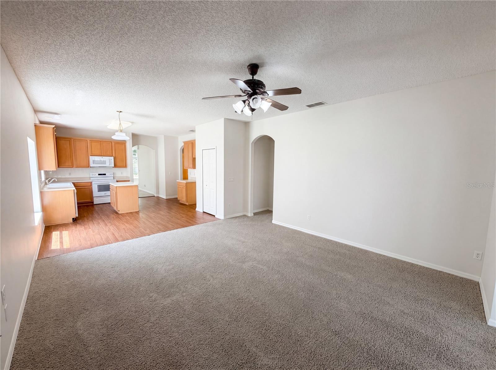 VISTA LAKES VILLAGE N-2 AMHURST - Residential
