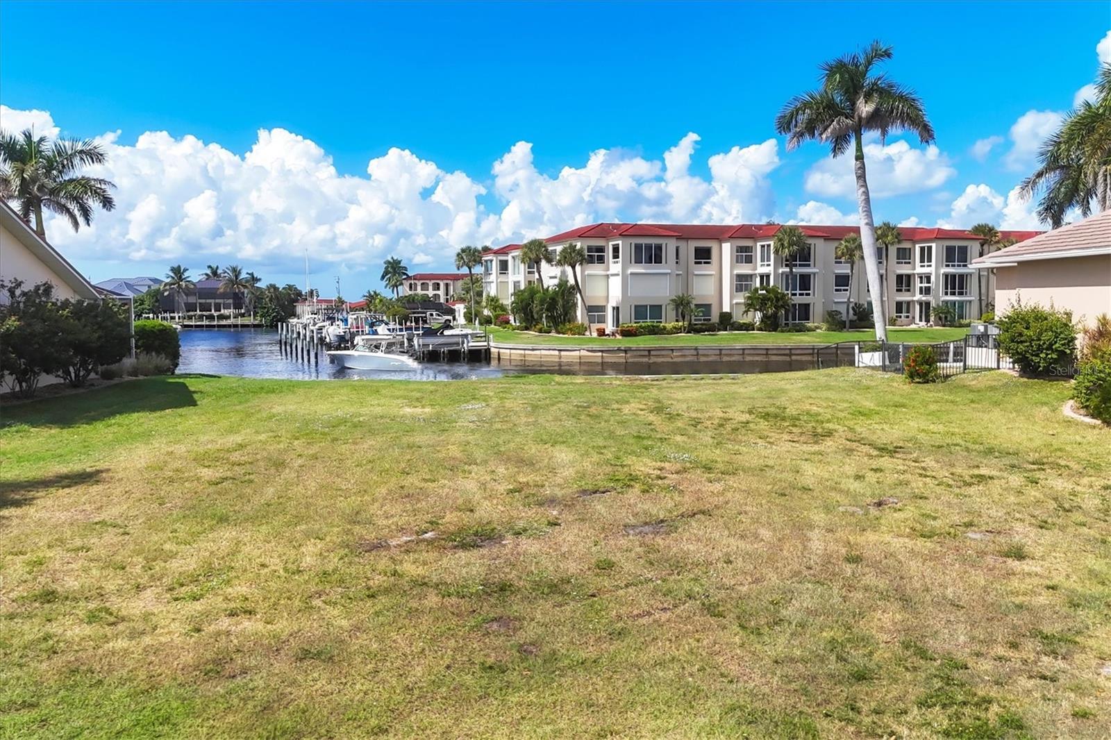 PUNTA GORDA ISLES SEC 04 - Land