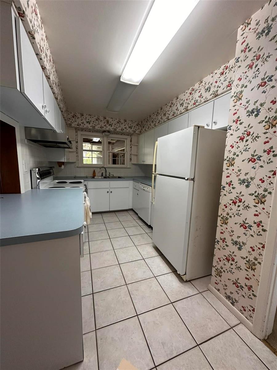 ALVAREZ GRANT - Residential