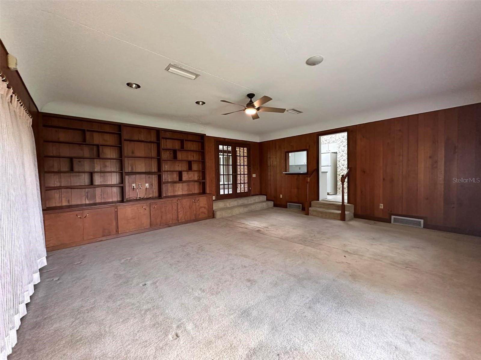 ALVAREZ GRANT - Residential