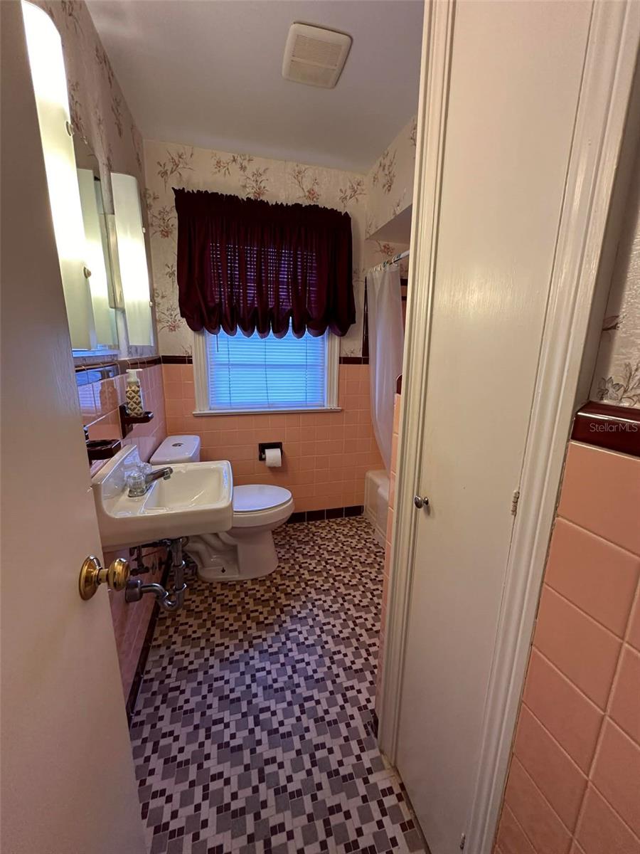 ALVAREZ GRANT - Residential