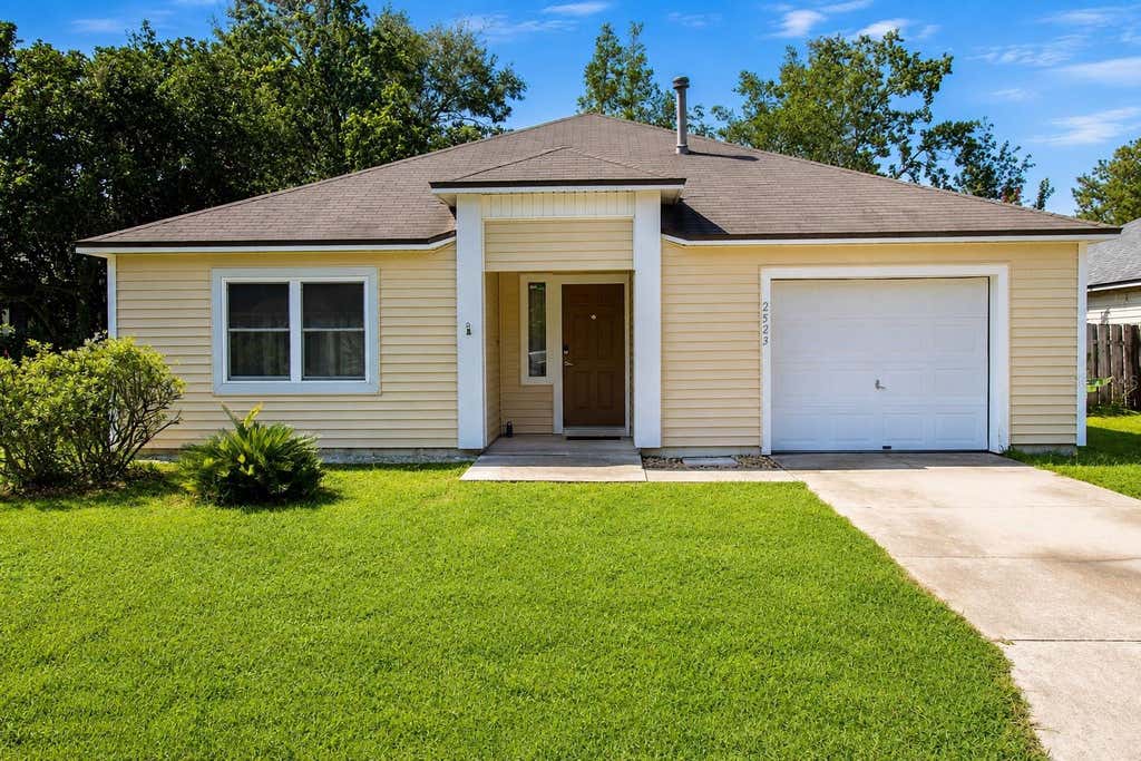 Photo of 2523 NW 38 Place, Gainesville, FL 32605 (MLS # GC542796)