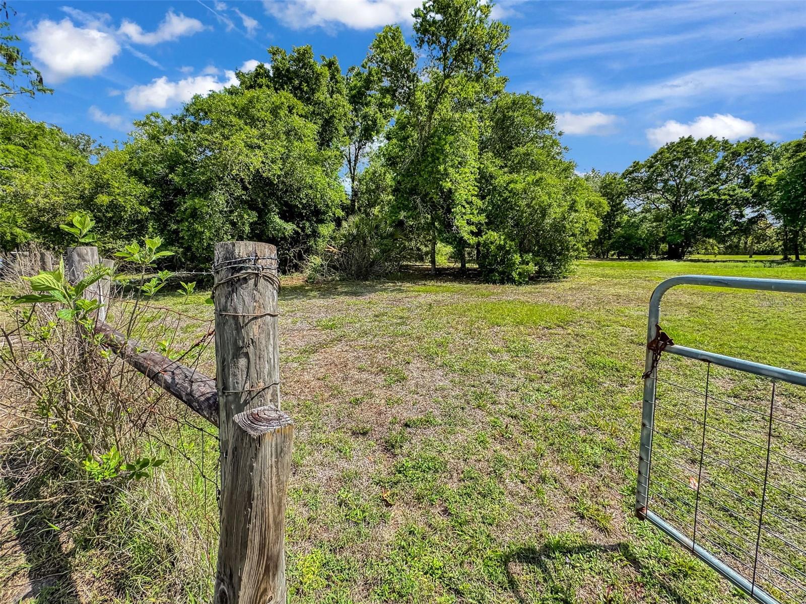 CHARLOTTE RANCHETTES 152 - Residential