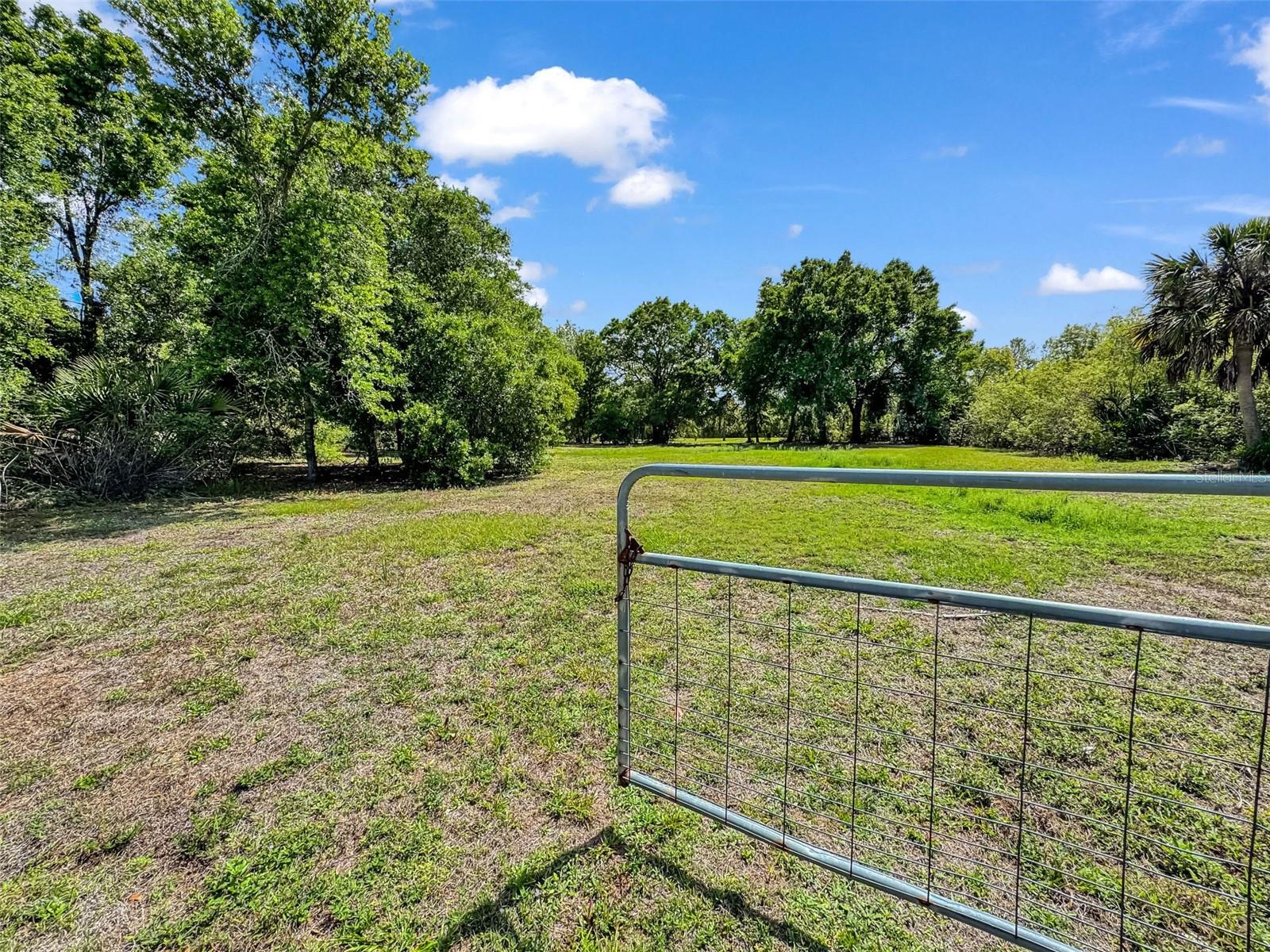 CHARLOTTE RANCHETTES 152 - Residential