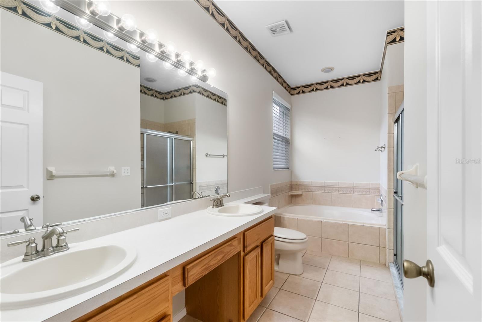 WELLINGTON CHASE - Residential