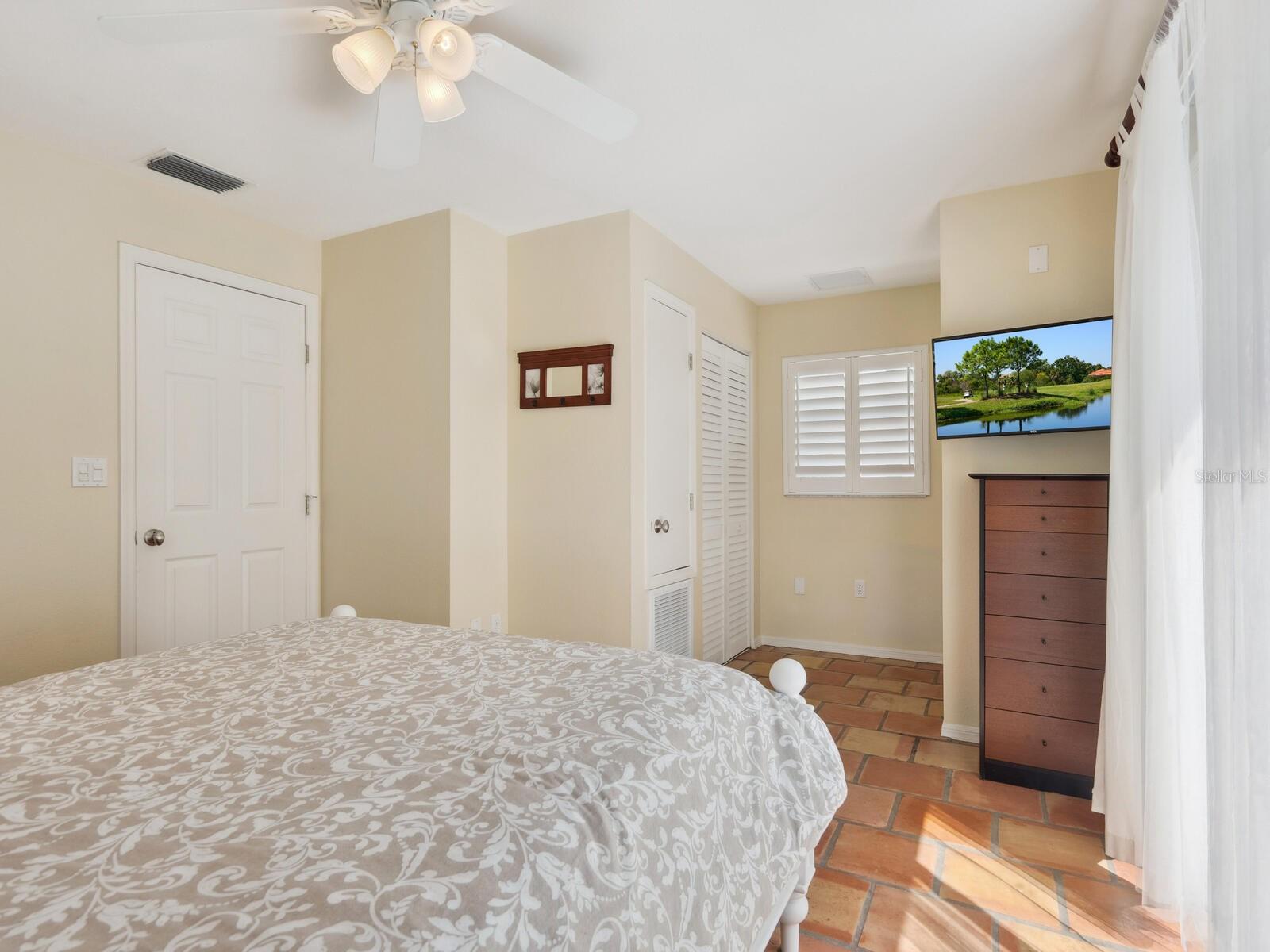 BENEVA OAKS - Residential