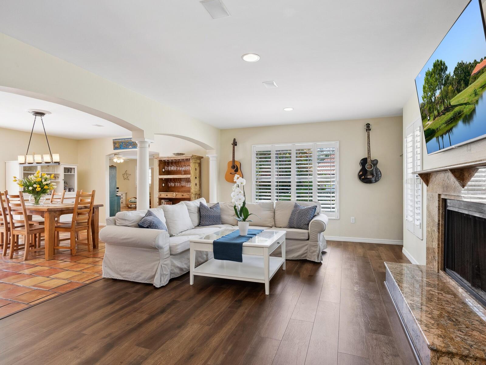 BENEVA OAKS - Residential
