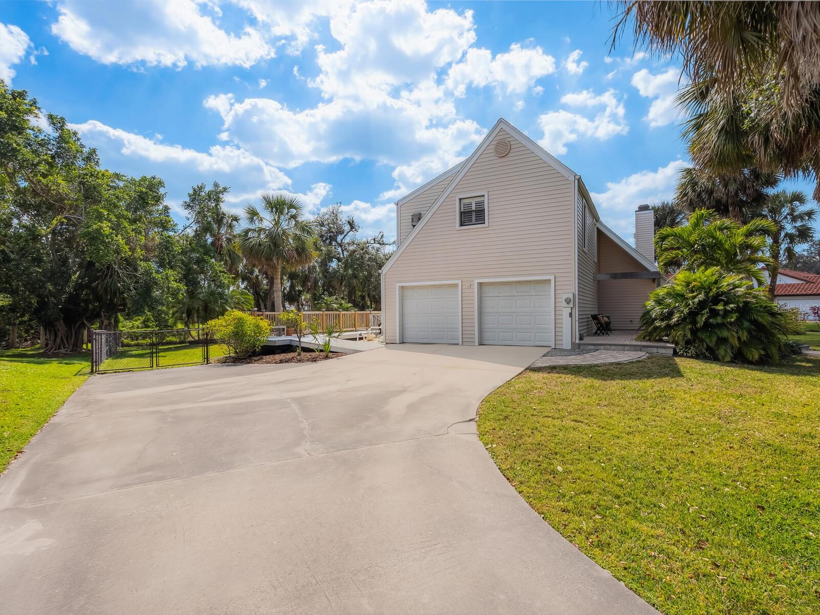 BENEVA OAKS - Residential