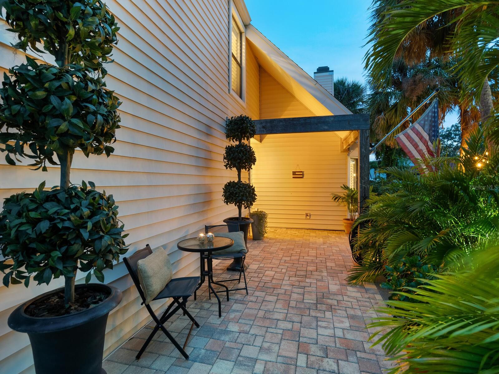 BENEVA OAKS - Residential