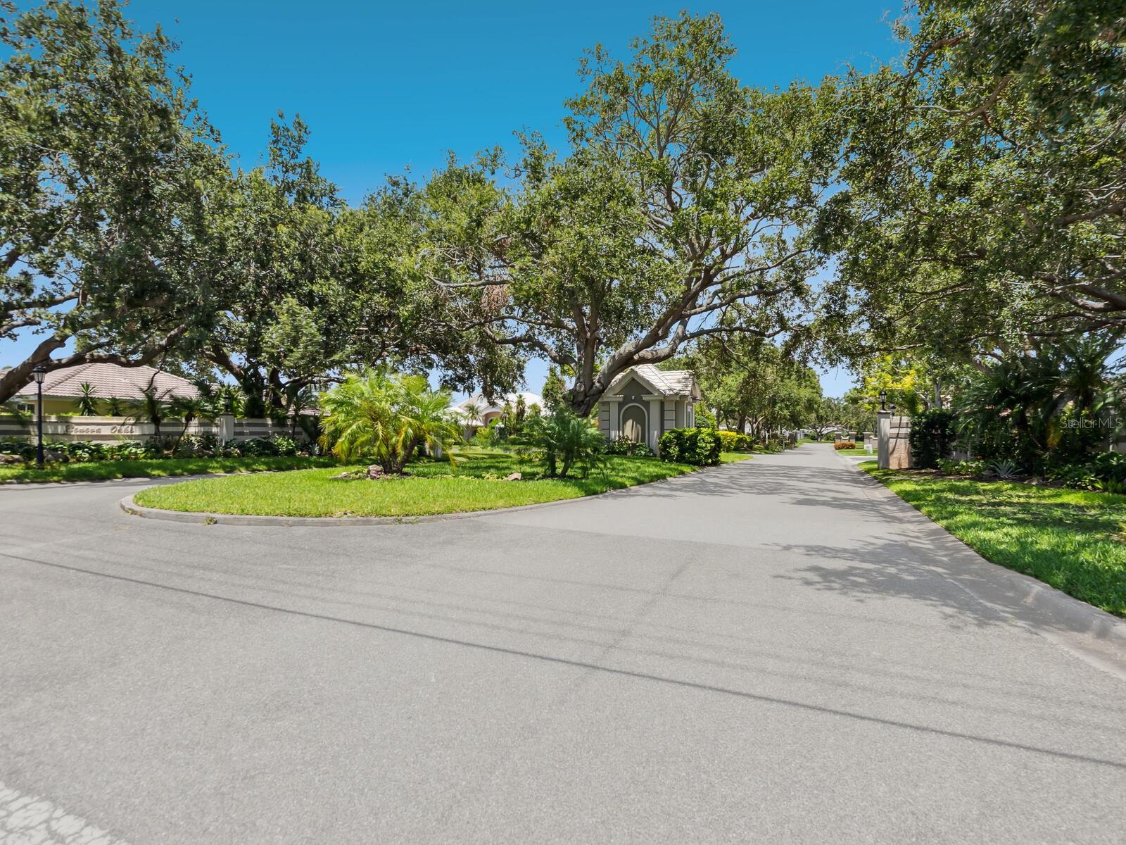 BENEVA OAKS - Residential
