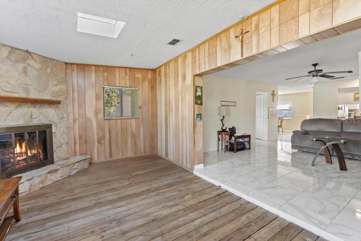 RIVIERA OAKS - Residential