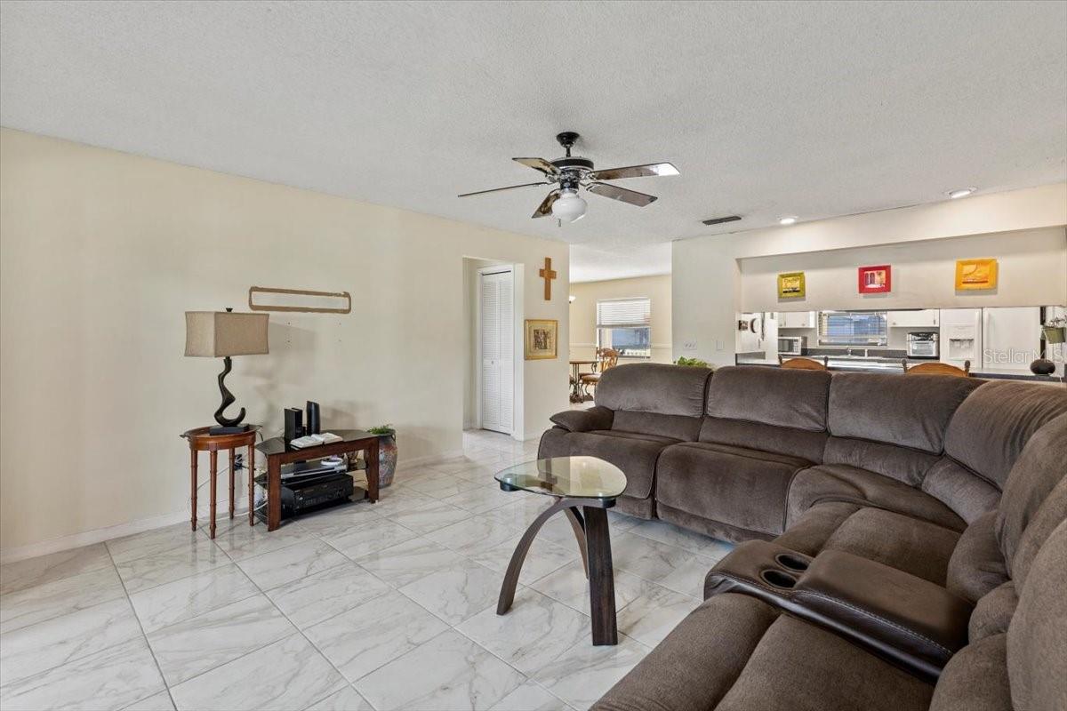 RIVIERA OAKS - Residential