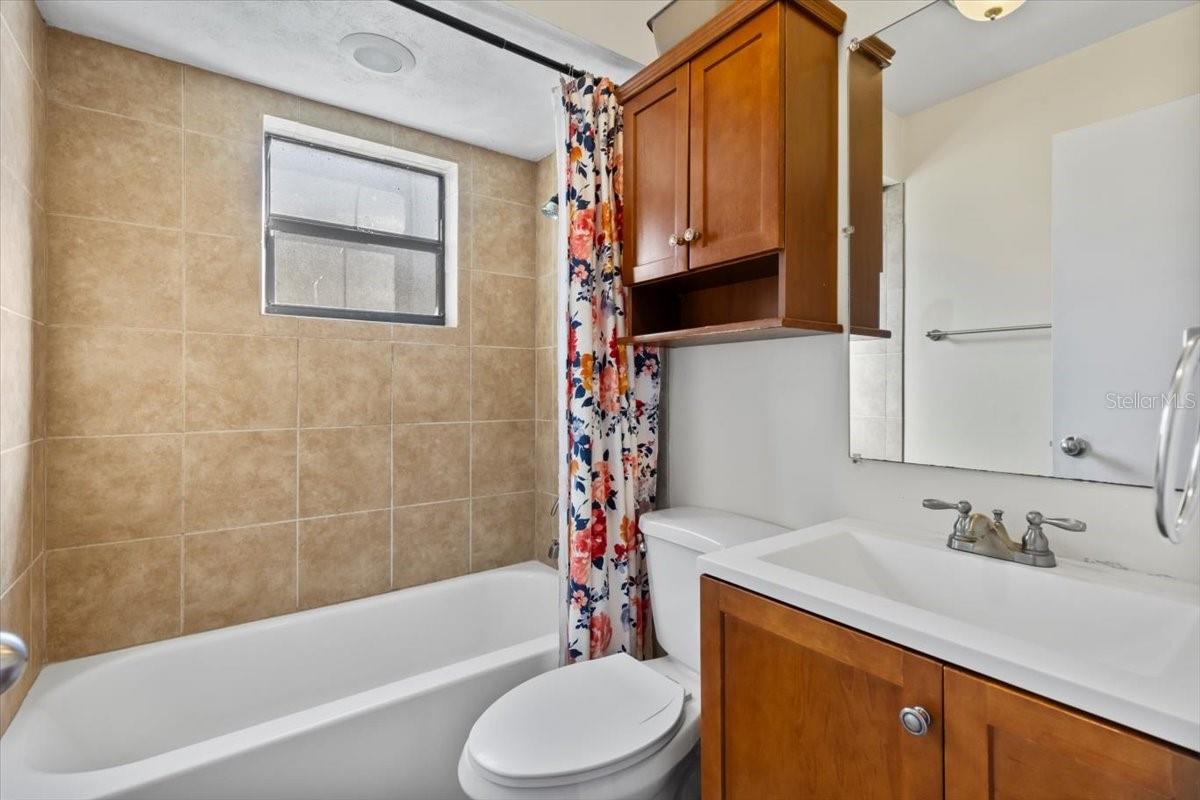 RIVIERA OAKS - Residential