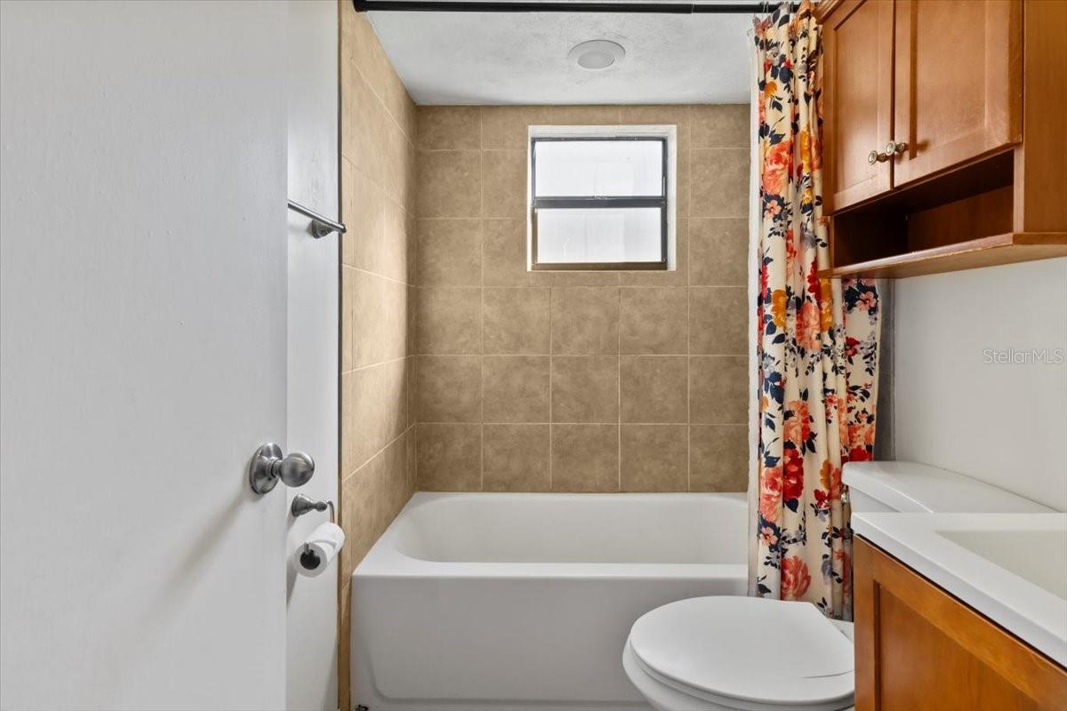 RIVIERA OAKS - Residential