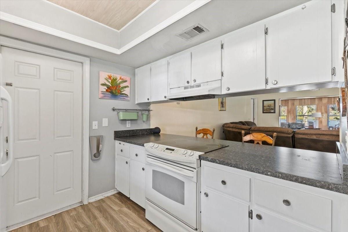 RIVIERA OAKS - Residential