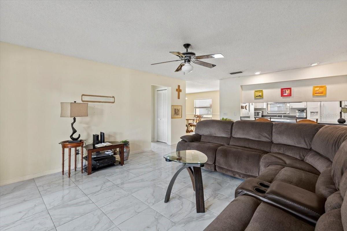 RIVIERA OAKS - Residential