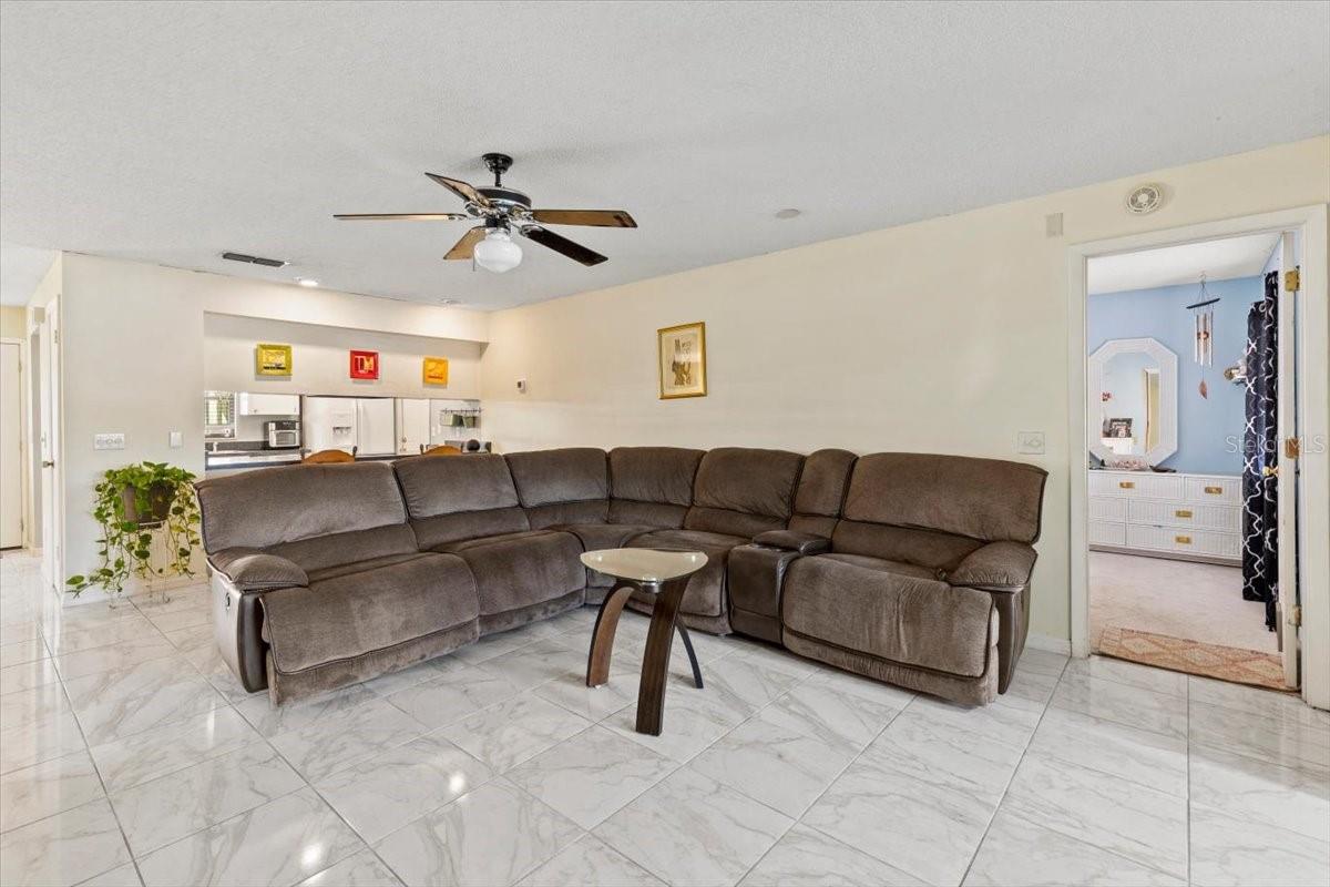 RIVIERA OAKS - Residential