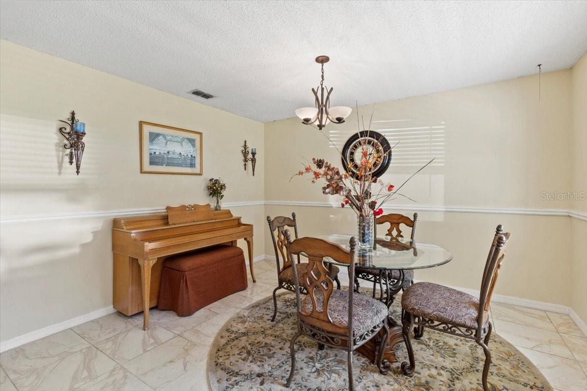 RIVIERA OAKS - Residential