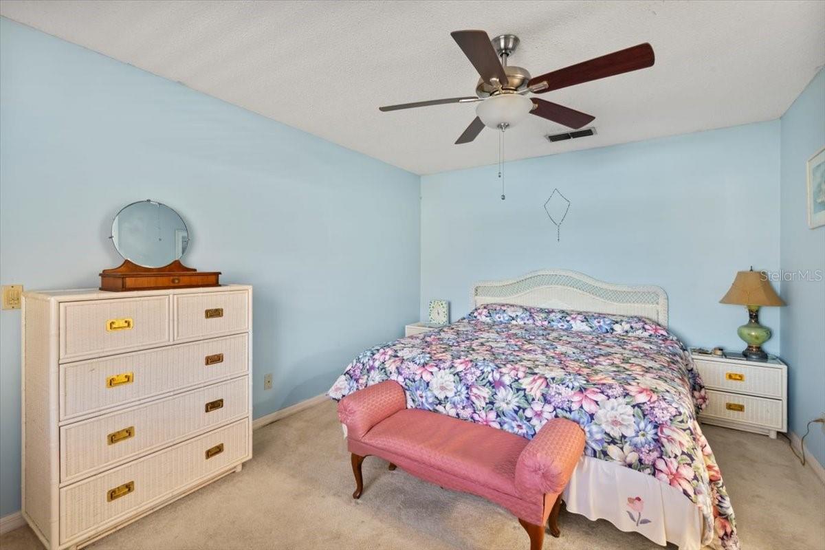 RIVIERA OAKS - Residential