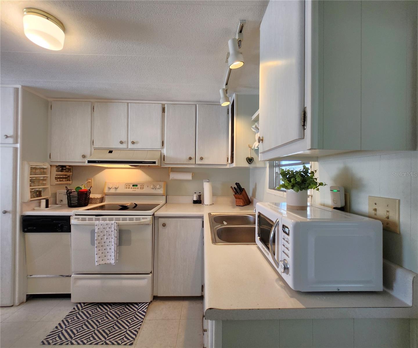 GOLF LAKES RESIDENTS CO-OP - Residential