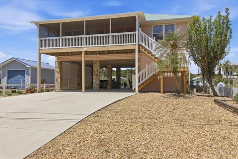 Photo of 2882 N Comanche Point, Crystal River, FL 34429 (MLS # OM724466)