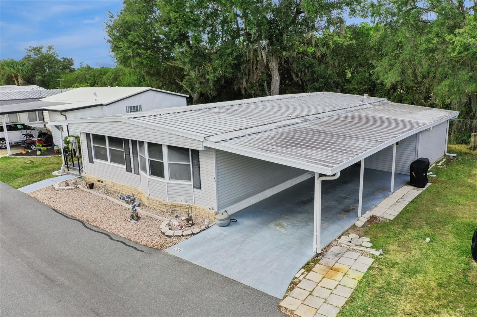 EUSTIS COUNTRY CLUB MANOR MHP UNIT 02A - Residential