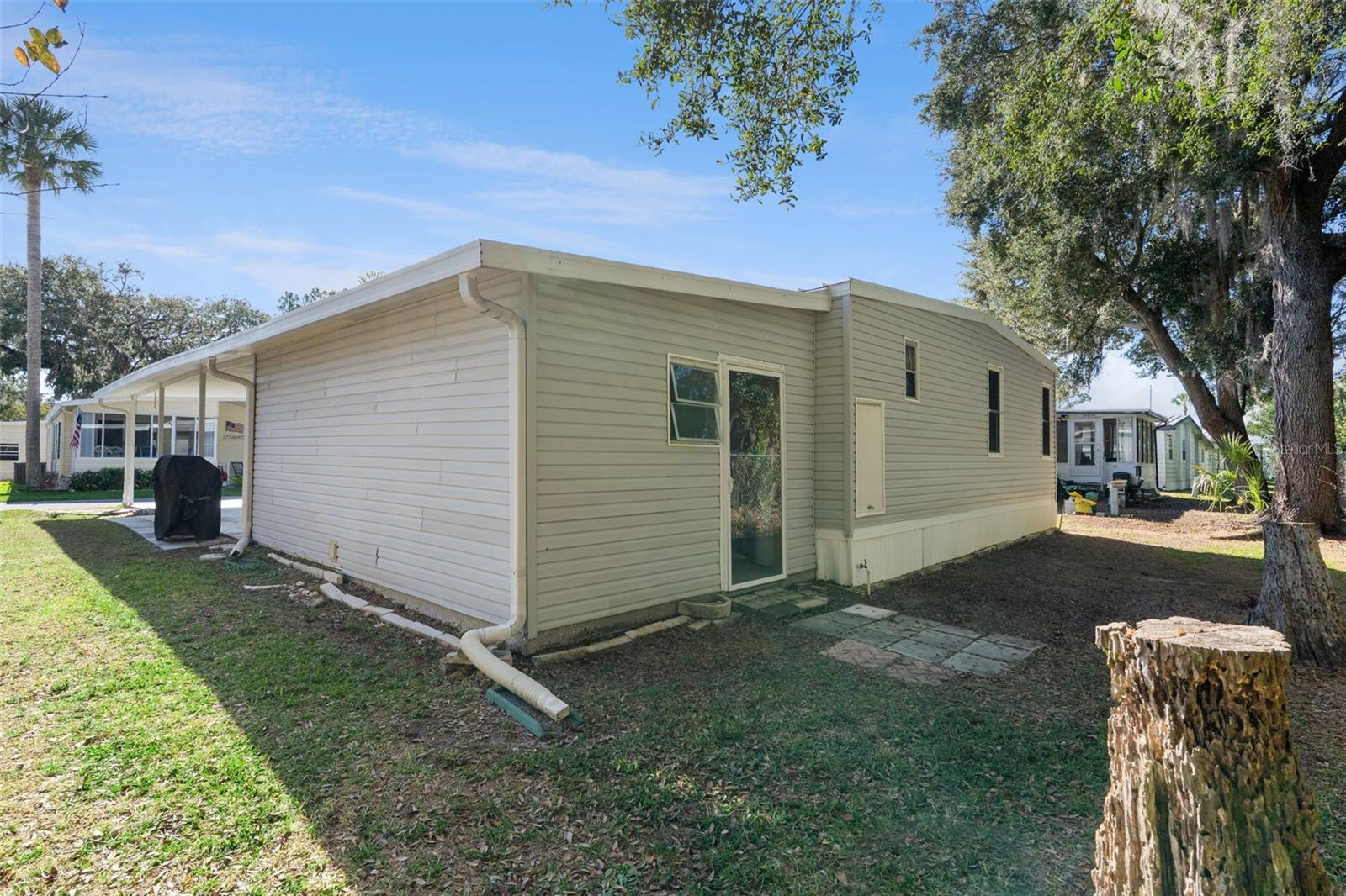 EUSTIS COUNTRY CLUB MANOR MHP UNIT 02A - Residential