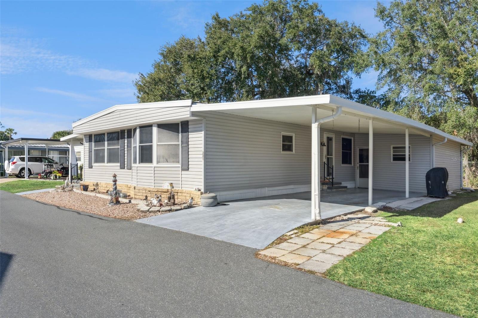 EUSTIS COUNTRY CLUB MANOR MHP UNIT 02A - Residential