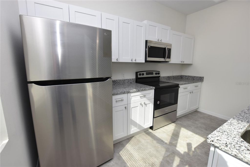 Photo of 202 W Crescent Drive, Lakeland, FL 33805 (MLS # L4960008)