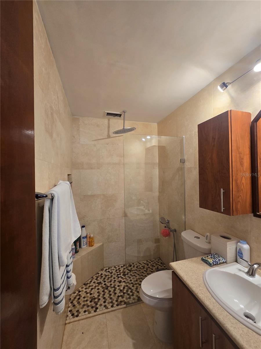 CLUSTER 6 - Residential