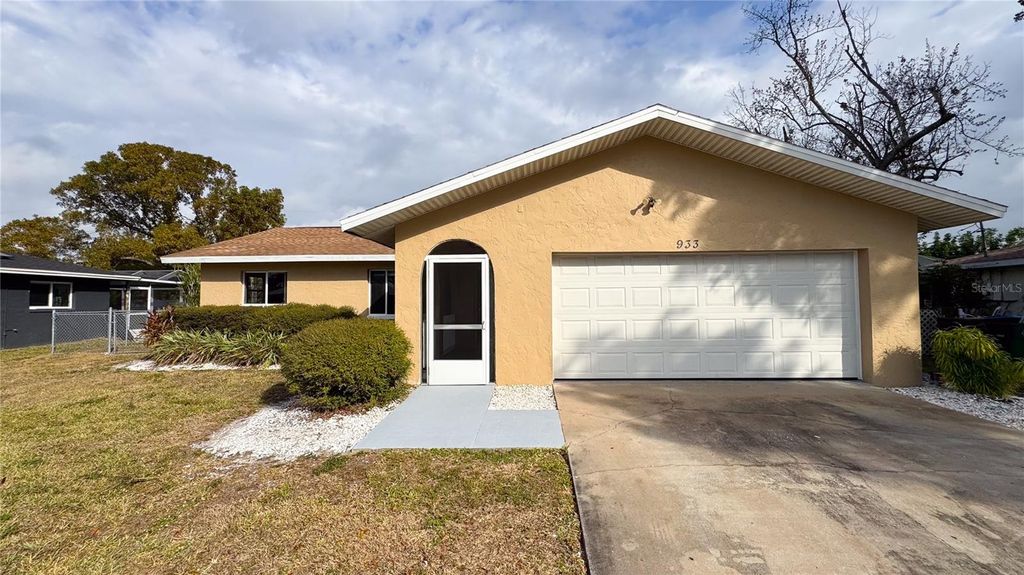 Photo of 933 SE 26th Street, Cape Coral, FL 33904 (MLS # A4680116)