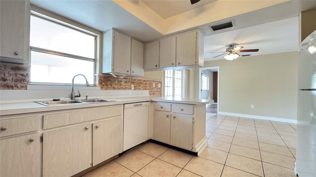 Photo of 933 SE 26th Street, Cape Coral, FL 33904 (MLS # A4680116)