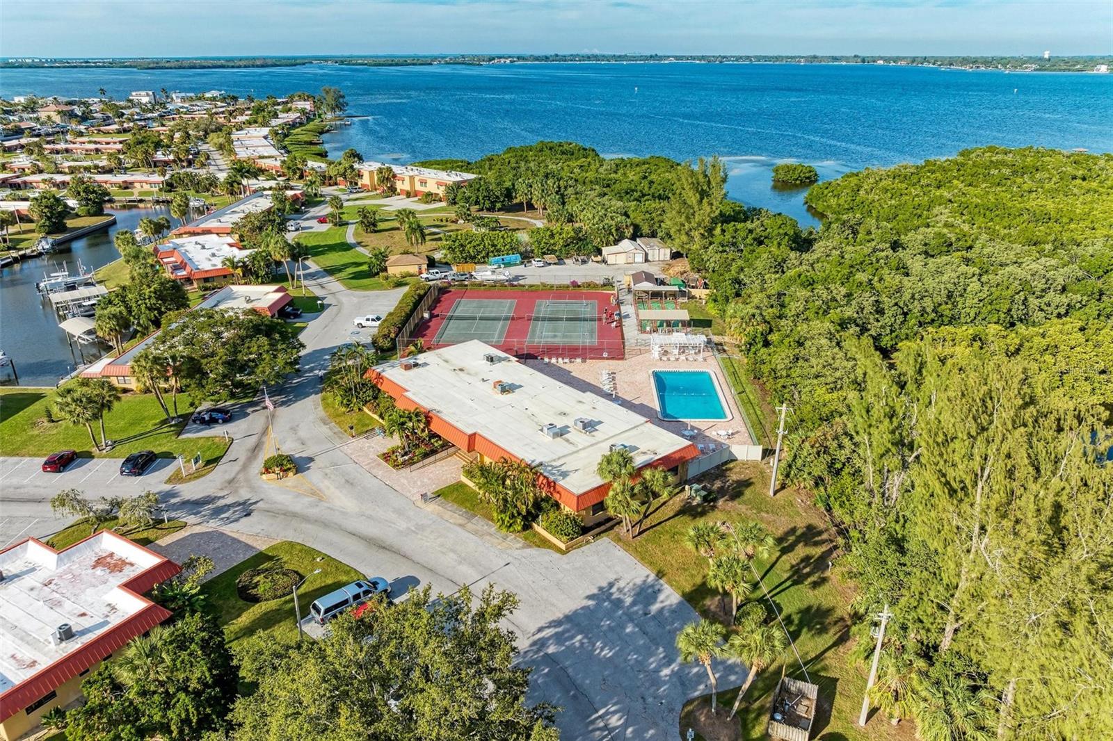 PALMA SOLA HARBOUR SEC 3 - Residential