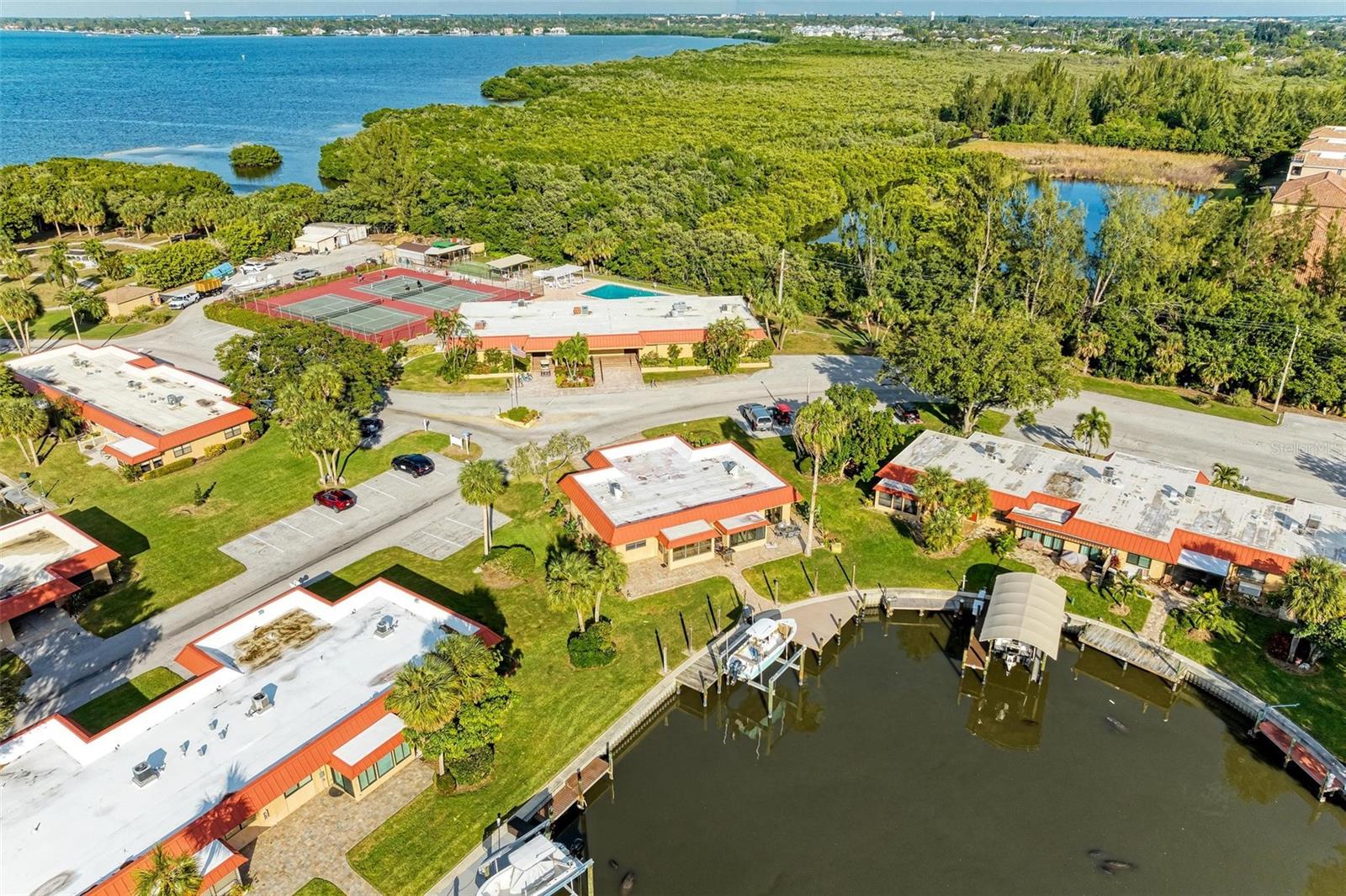 PALMA SOLA HARBOUR SEC 3 - Residential