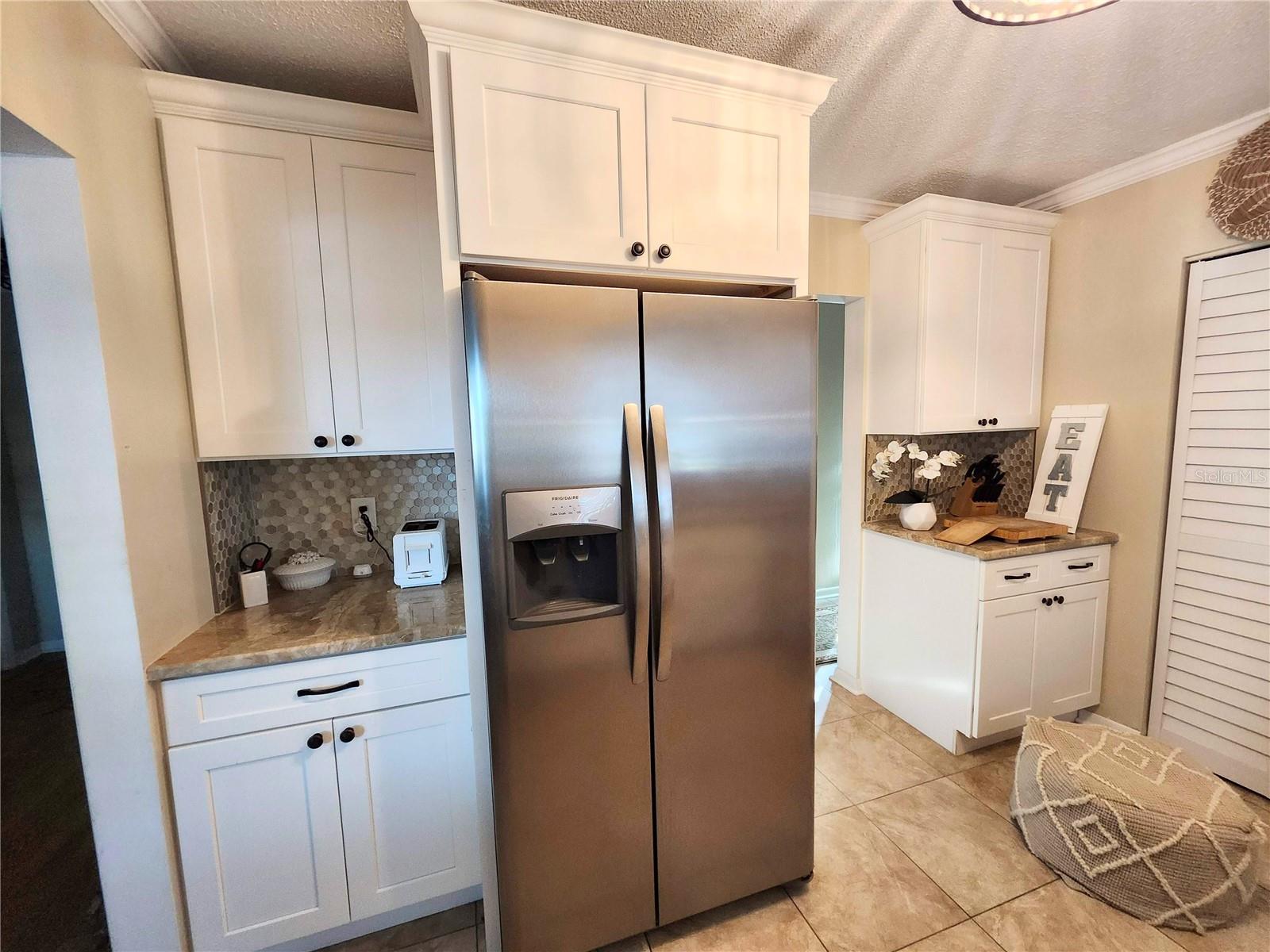 TWIN OAKS APTS - Residential