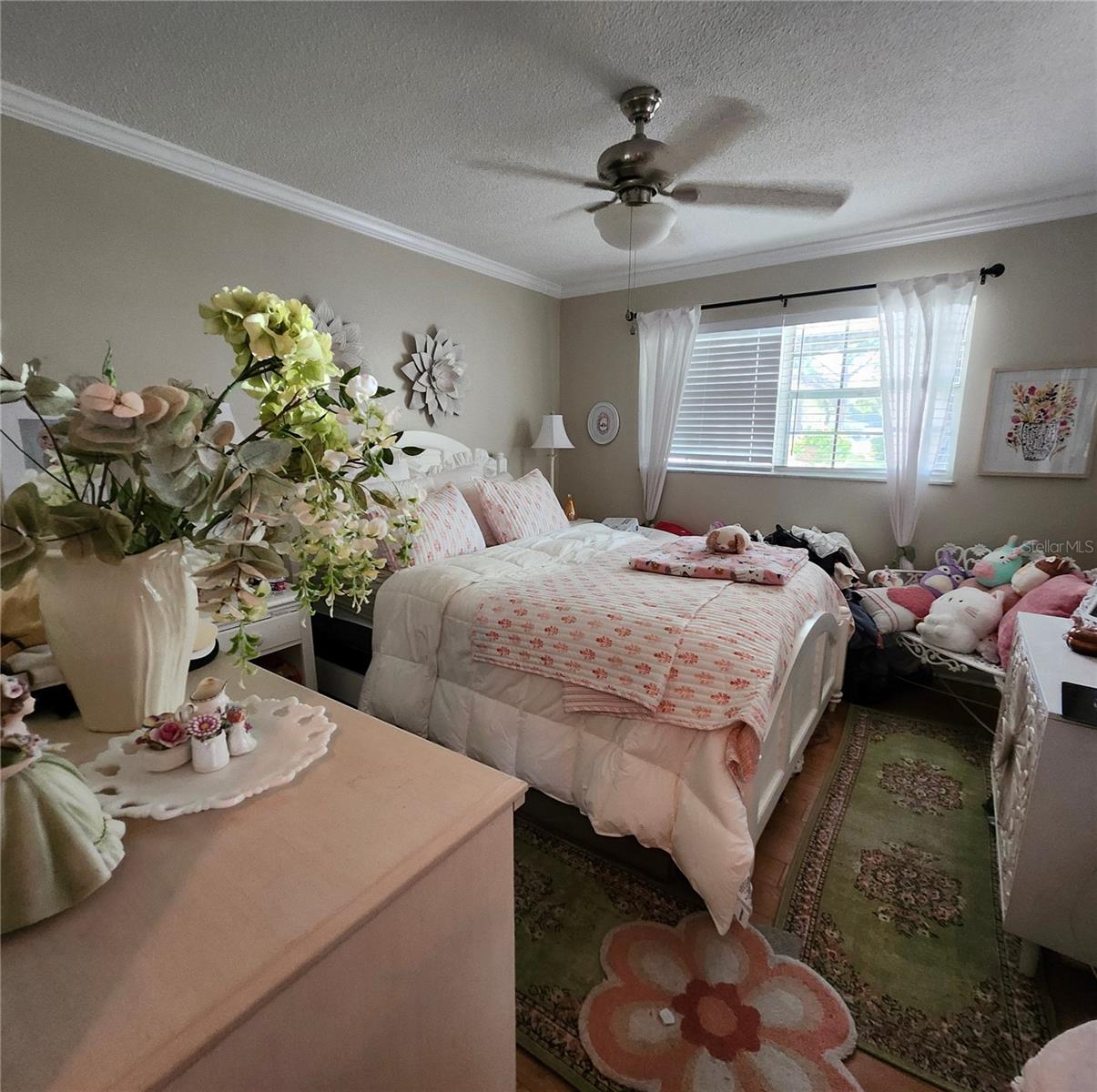 TWIN OAKS APTS - Residential