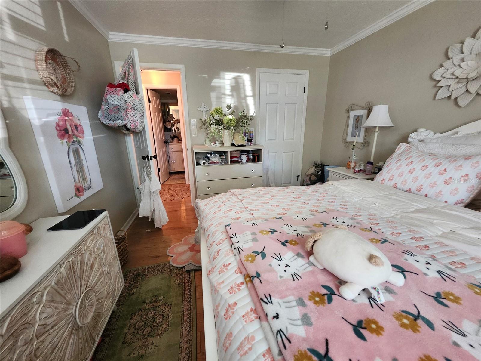 TWIN OAKS APTS - Residential