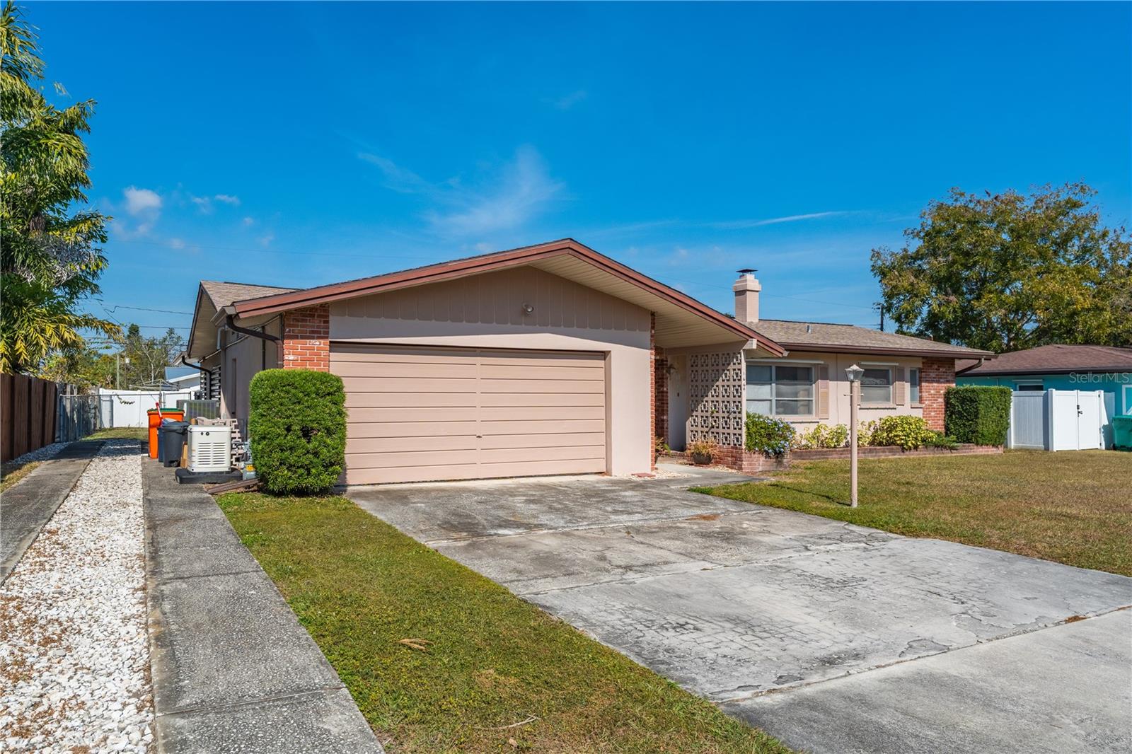 PINE OAK 2ND ADD - Residential