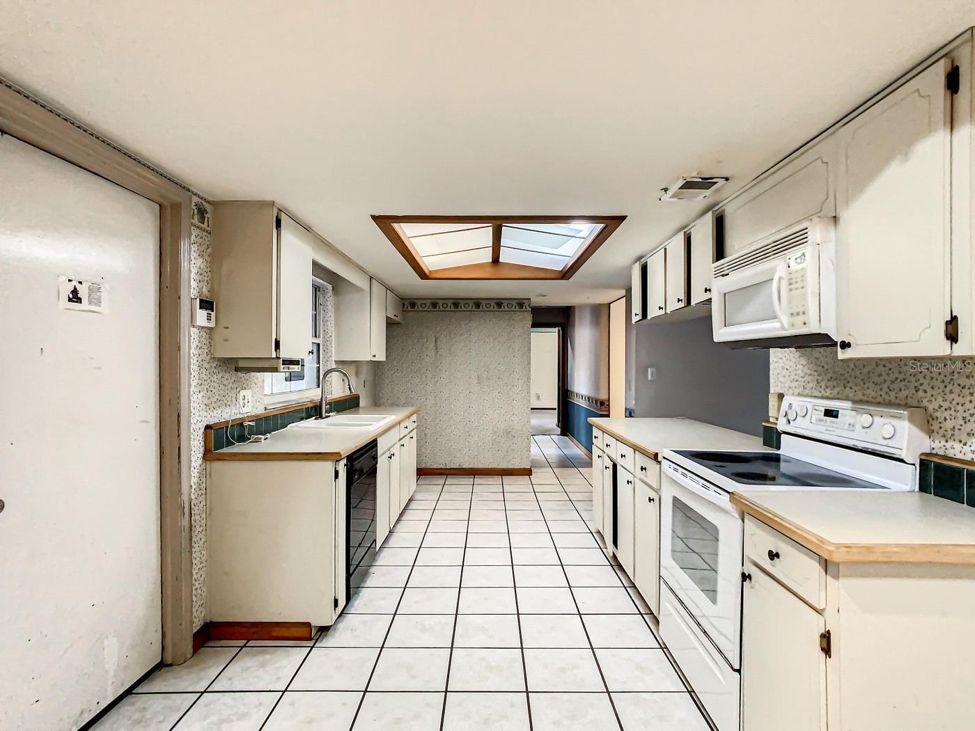 BAY LAKES AT GRANADA SEC 03 - Residential