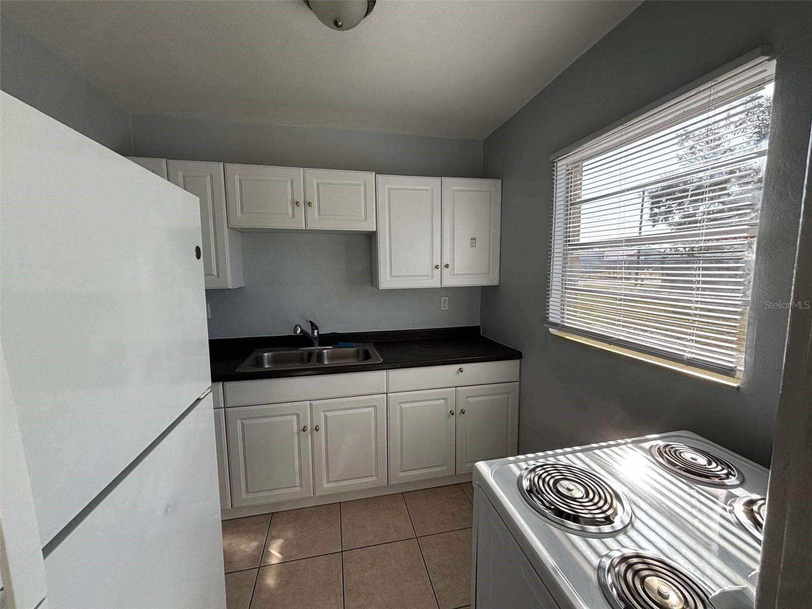 HOFFMANS & LAKE VIEW ADD REP - Residential Lease