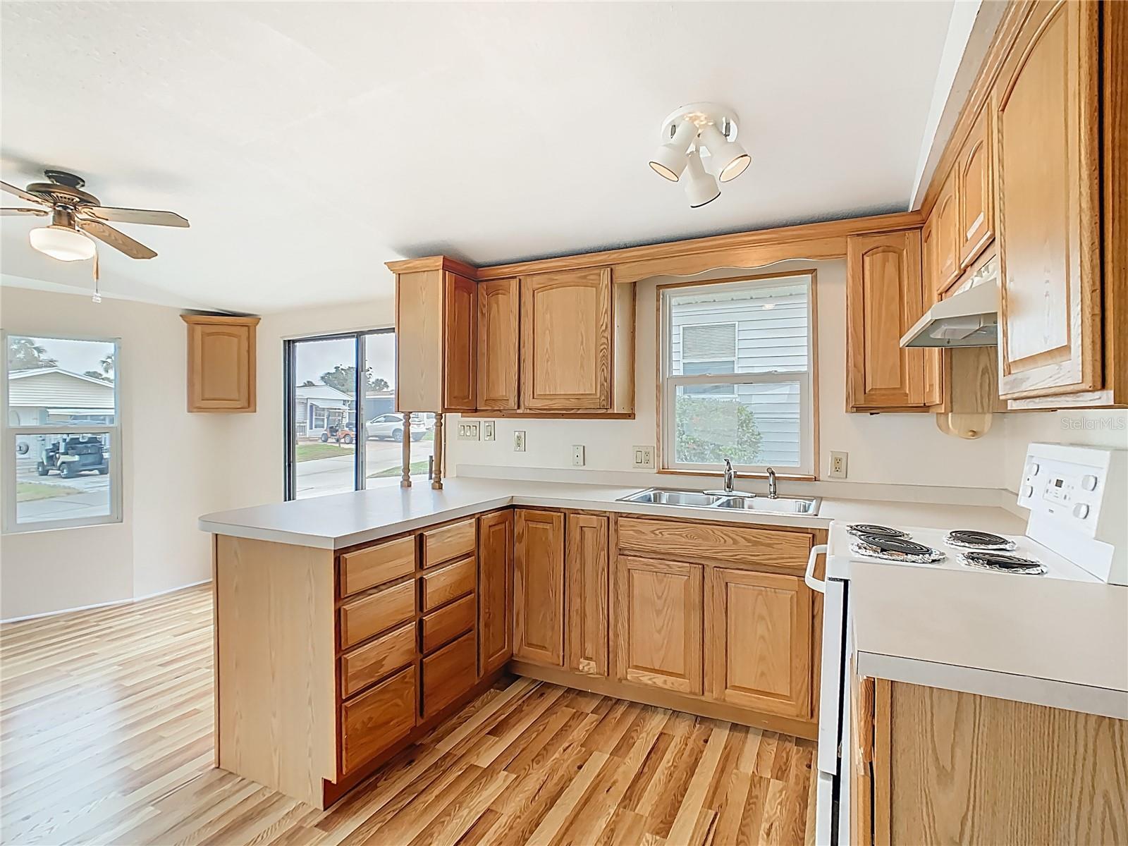 CAREFREE RV COUNTRY CLUB - Residential