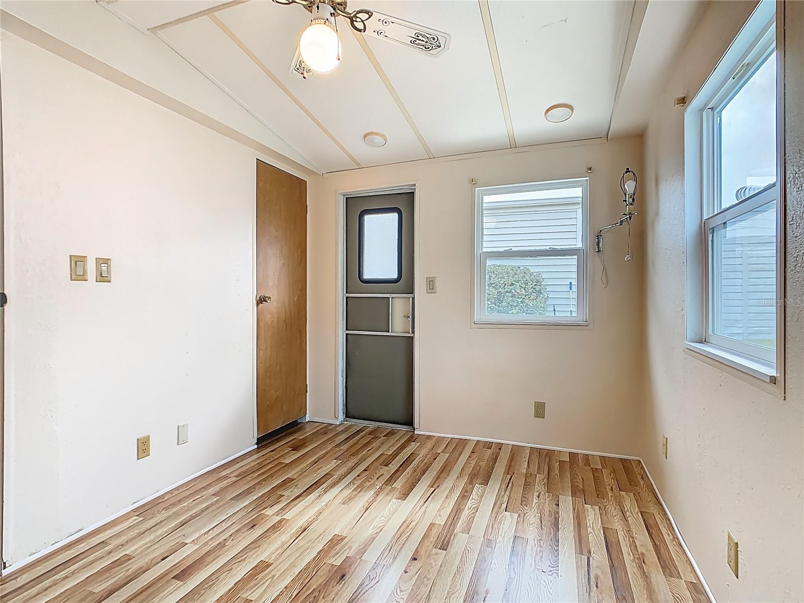 CAREFREE RV COUNTRY CLUB - Residential