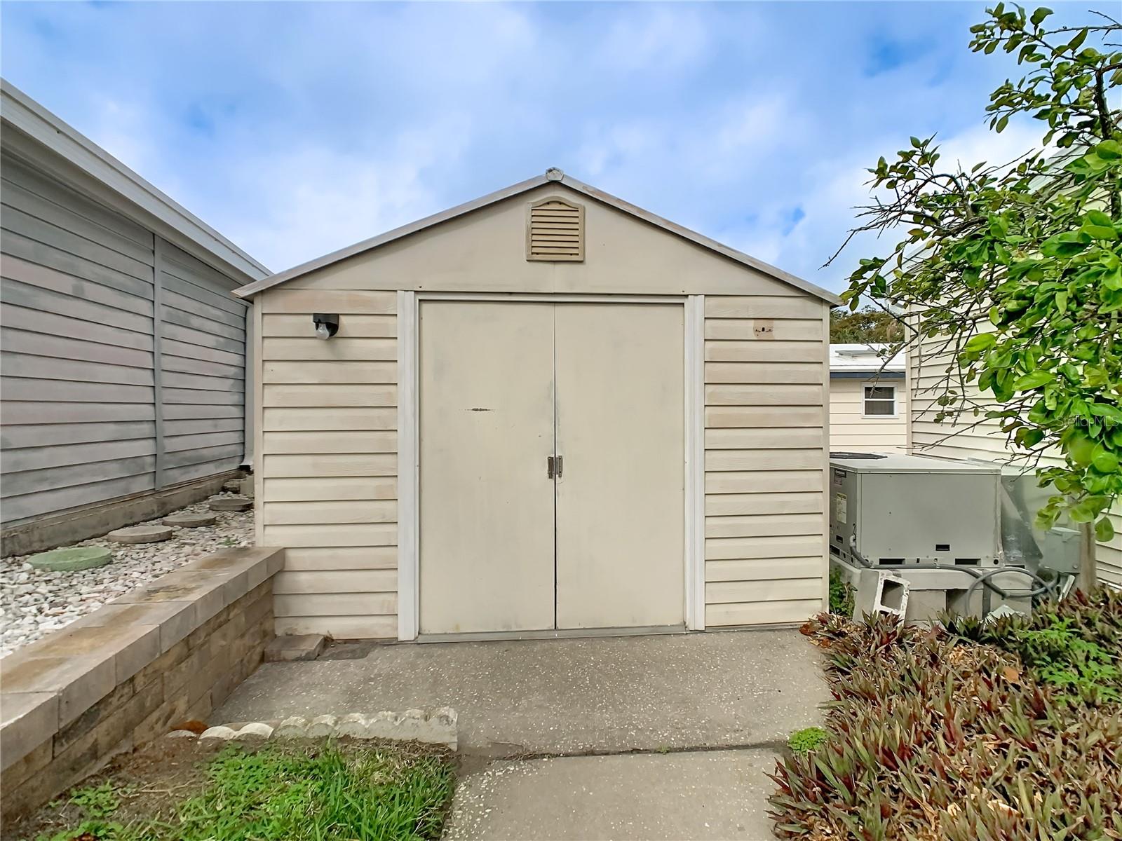 CAREFREE RV COUNTRY CLUB - Residential