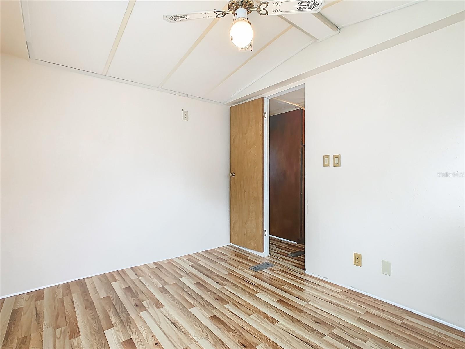 CAREFREE RV COUNTRY CLUB - Residential